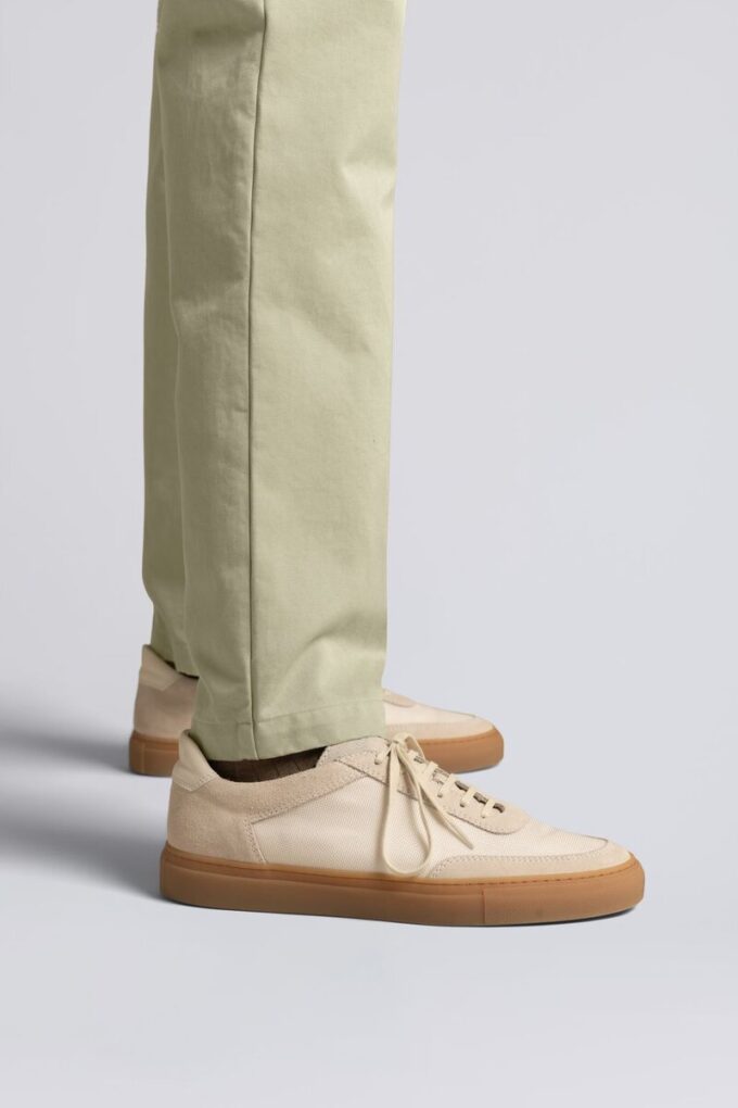 Den tunge twill-chinoen – Arkiv