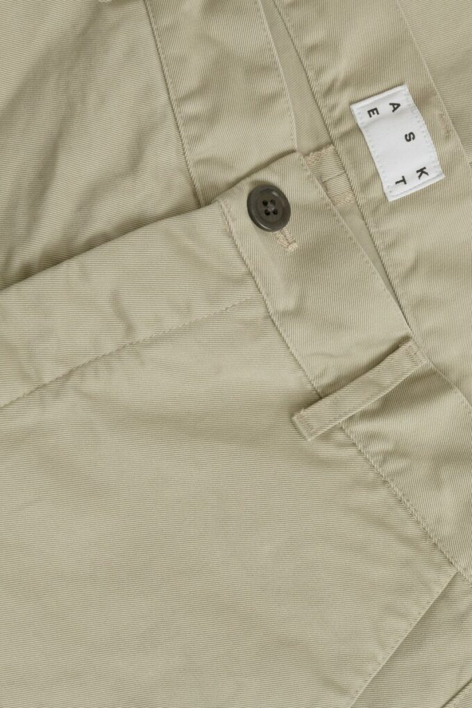 Den tunge twill-chinoen – Arkiv